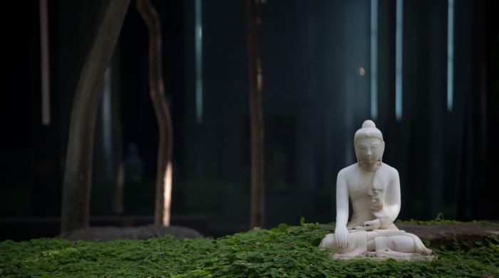 Read Osho: Enjoy the Mysterious Words from a Man of No Words